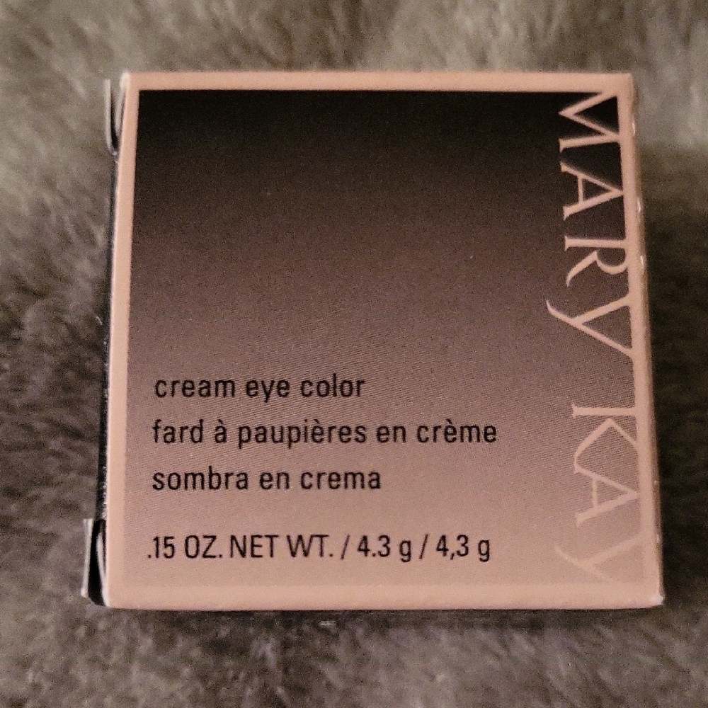 New Mary Kay Apricot Twist Eye Color